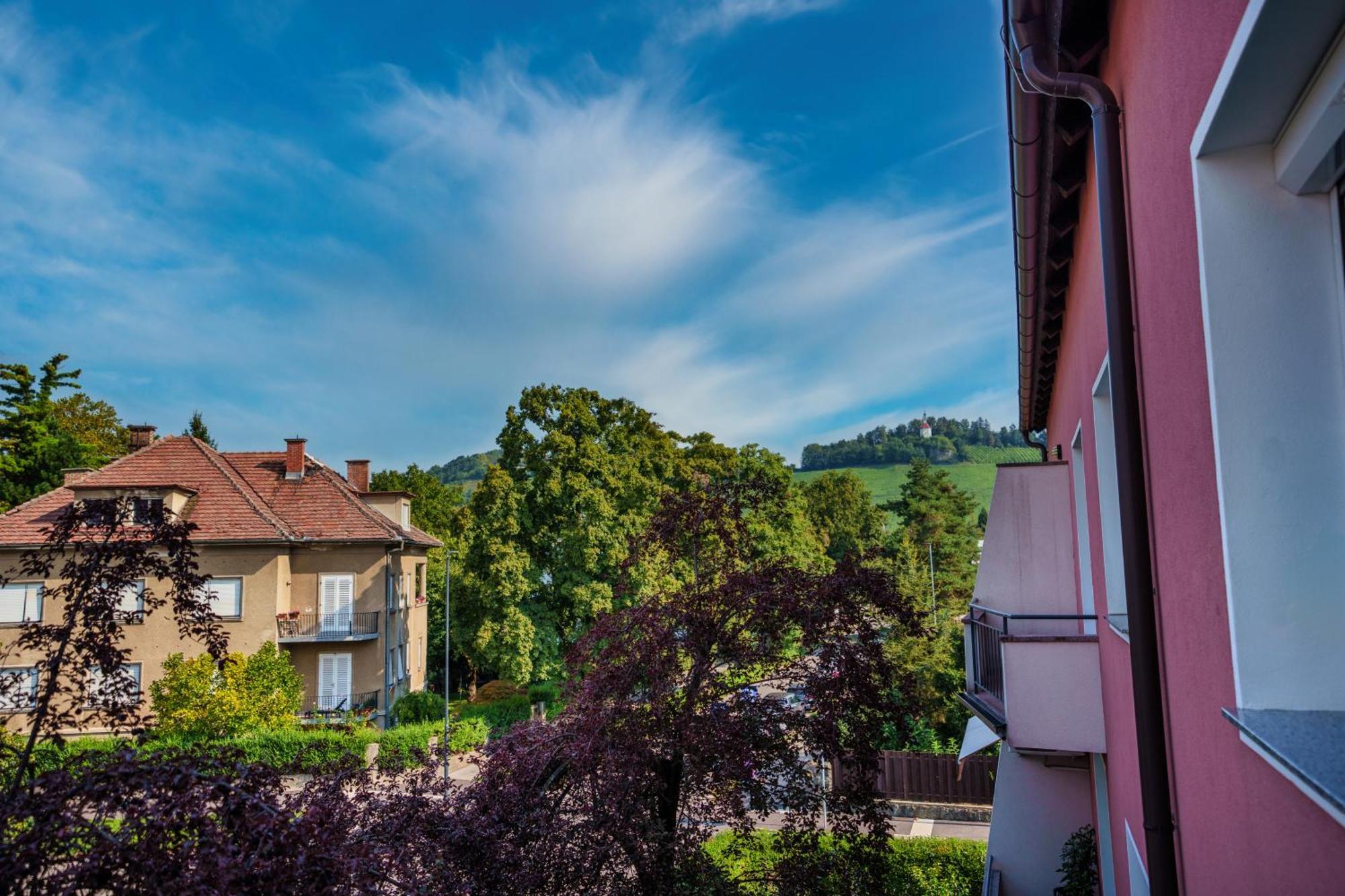 Apartma #5 *