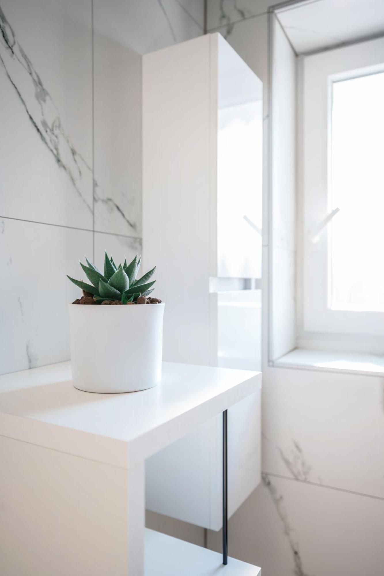 Apartma #5 *